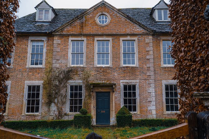 Guided Tour of Harry Potter Film Locations of Lacock & Cotswolds - Lacock Village and Lacock Abbey: Where Stone Feels Like Storybook