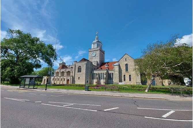 Guided Walking Tour of Portsmouth - Cathedrals stop: two places that show different sides of the city