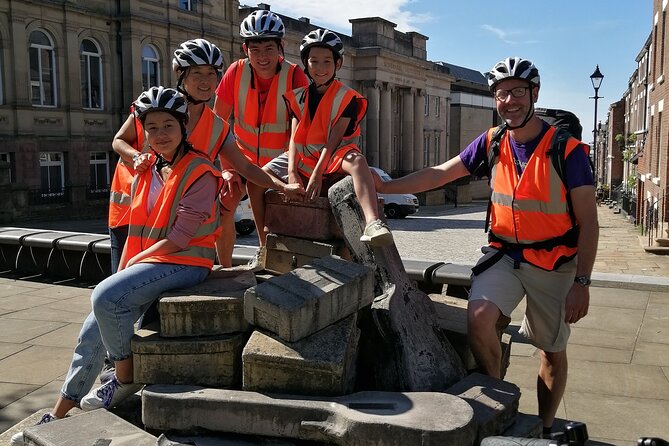 Half-Day Liverpool Electric Beatles Bike Tour - Stop 4: The Eleanor Rigby Tombstone, A Quiet Moment