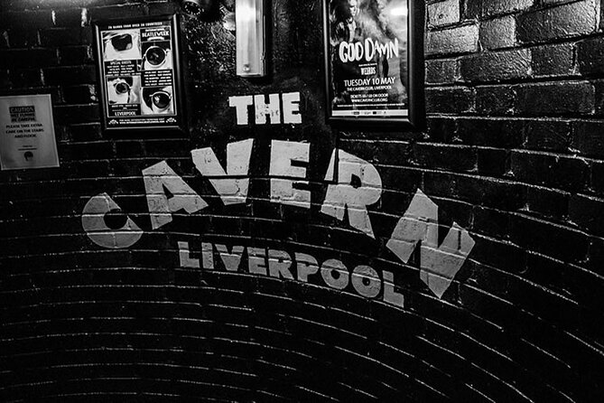 Half Day Welcome to Liverpool Walking Tour - Castle Street and the Liverpool Castle site: the city fought for itself here
