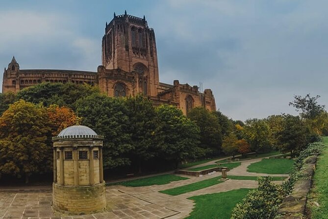 Half Day Welcome to Liverpool Walking Tour - Hope Street: two cathedrals, St James Cemetery, and Beatles-era details
