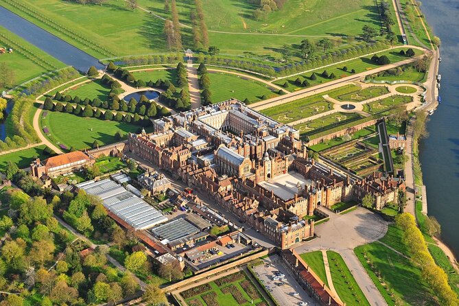 Hampton Court Guided Tour. Full day Access & High Tea - Stop 1: Hampton Court Park, 60 acres of gardens, then your palace access unlocks
