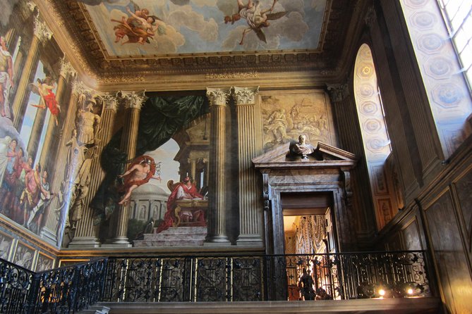 Hampton Court Palace 3hr tour: Henry VIII's & William III's intriguing Palaces - Gardens, seating, and the 2-mile walk that still feels like a tour