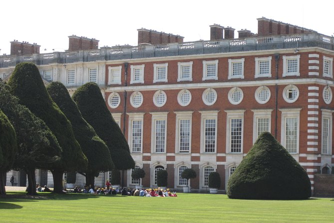Hampton Court Palace 3hr tour: Henry VIII's & William III's intriguing Palaces - Price and value: $229 per group, plus the entry ticket you still need