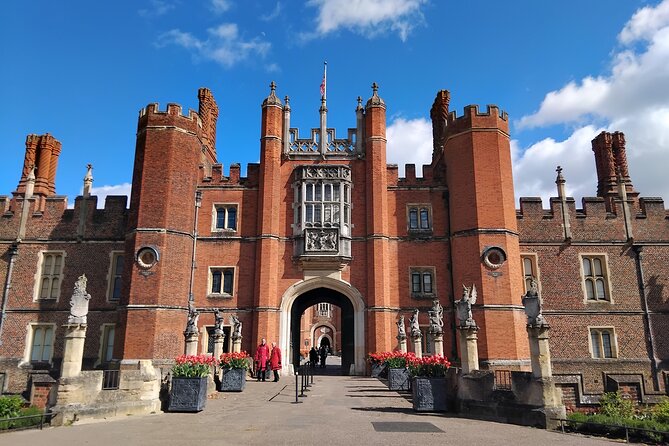Hampton Court Palace Private Guided Tour - Hampton Court Palace in 2 hours: why private guiding changes everything