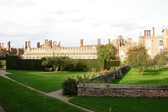 Hampton court palace private tour from London - Where you meet and how pickup works without headaches