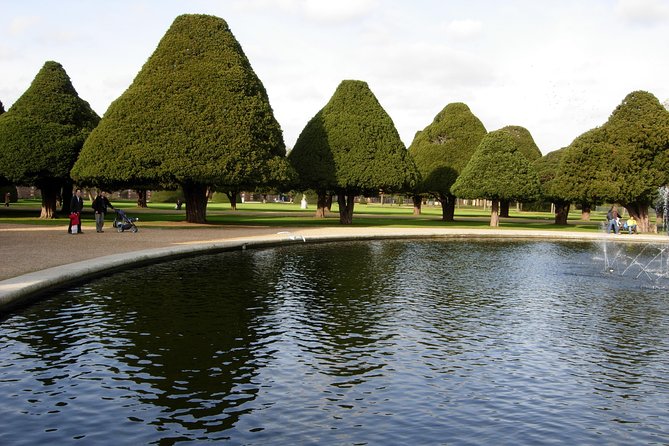 Hampton court palace private tour from London - Should you book the Hampton Court Palace private tour?