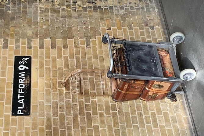 Harry Potter Black Taxi Private Tour of London with Hotel Pickup - Cecil Court and St Pancras: Diagon Alley Inspiration and Hogwarts Departures