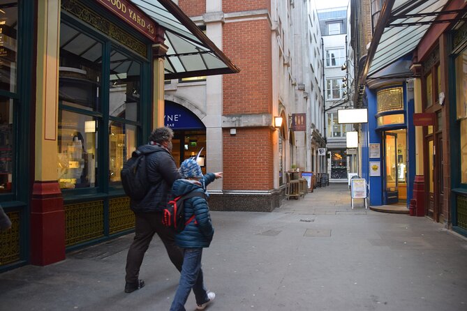 Harry Potter London Small Group Walking Tour - Stop 3: Leadenhall Market and the Leaky Cauldron Atmosphere