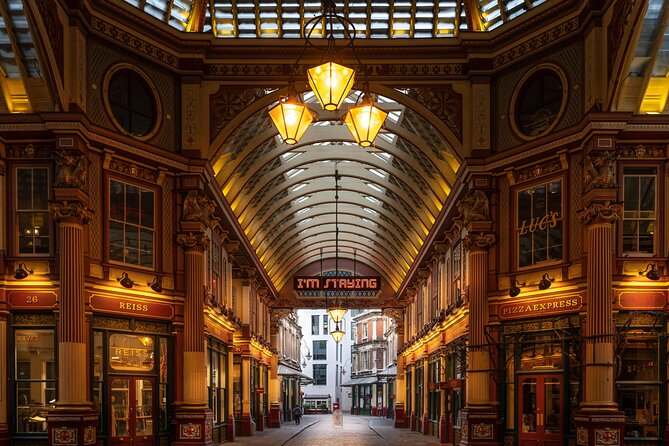 Harry Potter's most comprehensive and exclusive tour in London - Entering the Harry Potter version of London (without the chaos)
