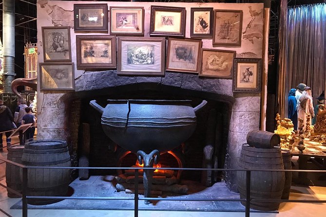 Harry Potter Studio Tickets and London Film Locations Guided Tour - Warner Bros. Studio Tour: sets, props, and costumes you can see for real