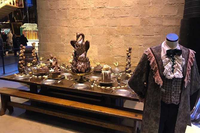 Harry Potter Studio Tickets and London Film Locations Guided Tour - The Platform 9 3/4 moment is the payoff for picture people