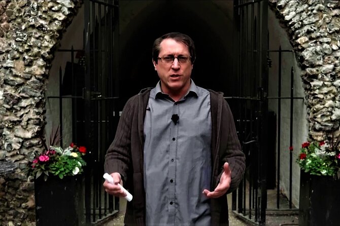 Haunted Amersham Ghost Tour - Historic Old Town Near London - Your guide and the small group format that makes it work