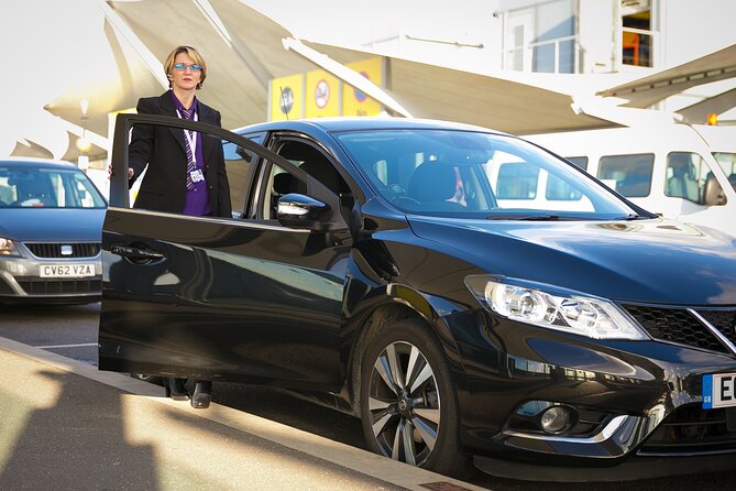 Heathrow Airport to Central London Transfer - Finding your chauffeur inside Heathrow (the name board trick)