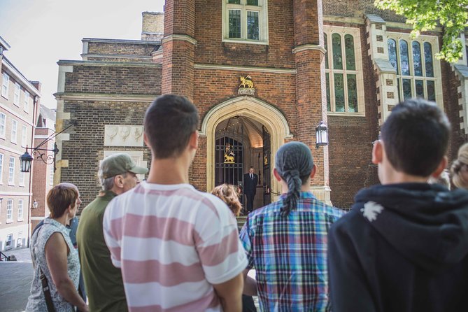 Hidden London Walking Tour - St Bride’s Church: the wedding cake story you’ll want to remember