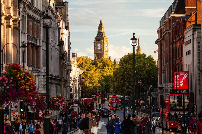 Highlights & Hidden Gems With Locals: Best of London Private Tour - Trafalgar Square plus St Martin-in-the-Fields: politics, art, and a church with personality