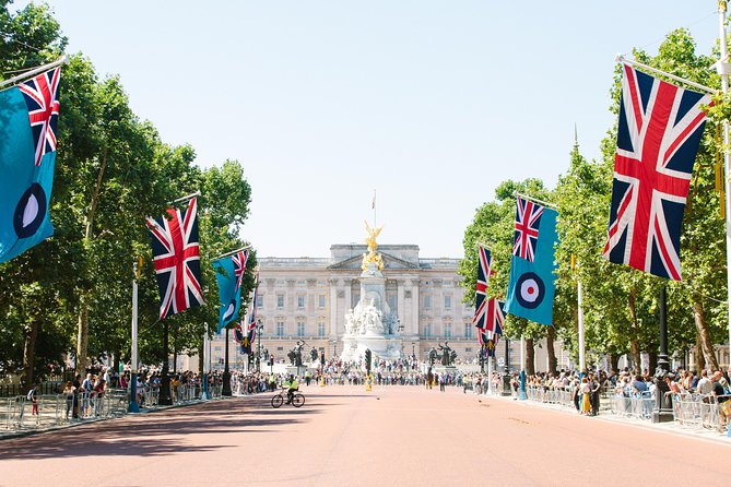 Highlights of Royal London Bike Tour including Hyde Park - Hyde Park and the Royal Parks loop, where the pace gets easier