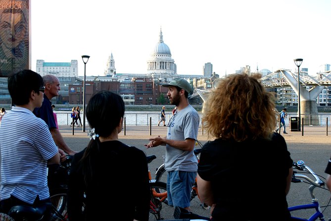 Highlights of Royal London Bike Tour with River Cruise Package - City of London Highlights: Courts, Fire-and-Famine Legends, and London Bridge’s Rhyme