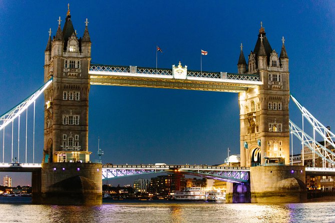 Highlights of Royal London Bike Tour with River Cruise Package - Tower Bridge, The Monument, and Tower of London in One Smooth Sweep
