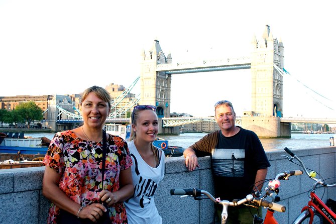 Highlights of Royal London Bike Tour with River Cruise Package - Thames River Cruise and the 24-Hour Boat Ticket: How the Water Time Fits Your Plan