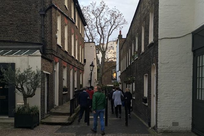Historic London Pub Walk. A Walk Around Belgravia and Her Amazing Pubs - The Grenadier: a 30-minute haunted-pub experience