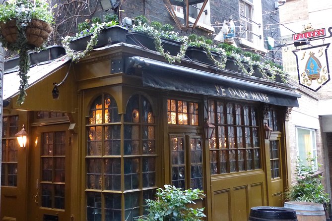 Historic Pubs of London - Fleet Street: where the tour starts its story at full volume