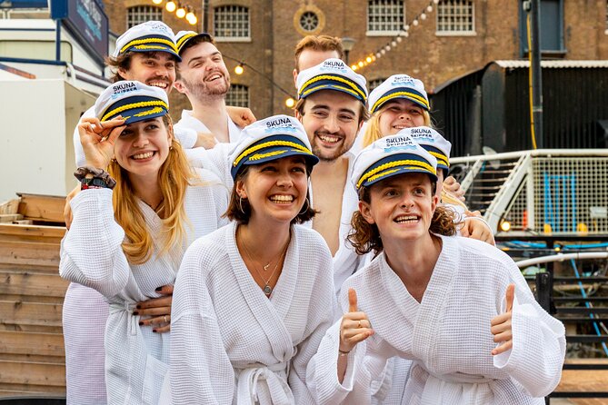 Hot Tub Boat Tour in London - London's most unique tour - Canary Wharf stop: financial London from the river, plus photo instincts