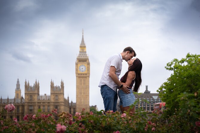 Iconic London Portraits Tour with Expert Local Photographer - Weather and reschedules, so your London plans do not collapse