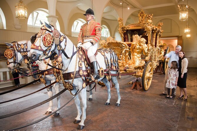 Inside Buckingham Palace State Rooms & Royal London Walking Tour - How the guide and self-paced palace visit work together