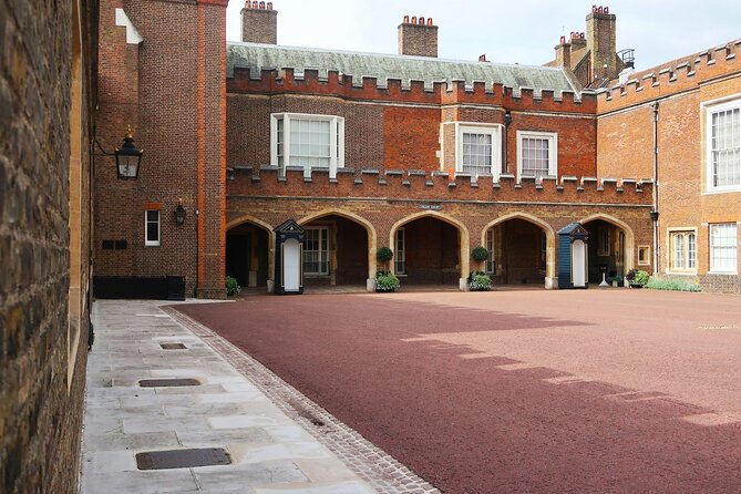 Inside Buckingham Palace State Rooms & Royal London Walking Tour - Walking pace, group size, and what 3 hours feels like