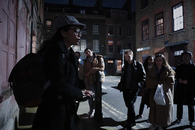 Interactive Jack the Ripper Night Walk: London's Murder Mystery - Stop by Stop: The Whitechapel Trail You Follow