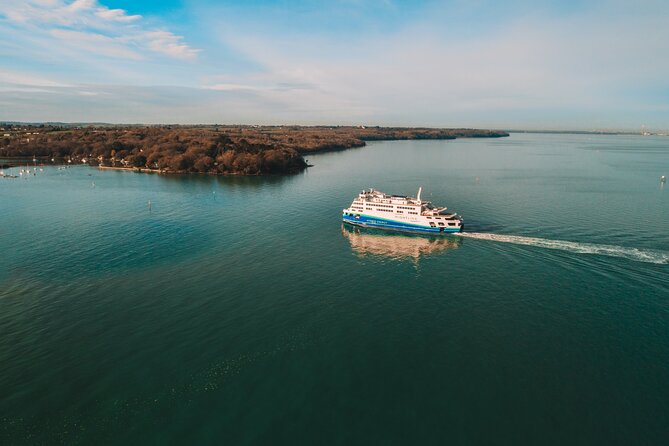 Isle of Wight - Day Tour from Portsmouth including Ferry Crossing - Godshill: thatched cottages, model village vibes, and a real lunch break