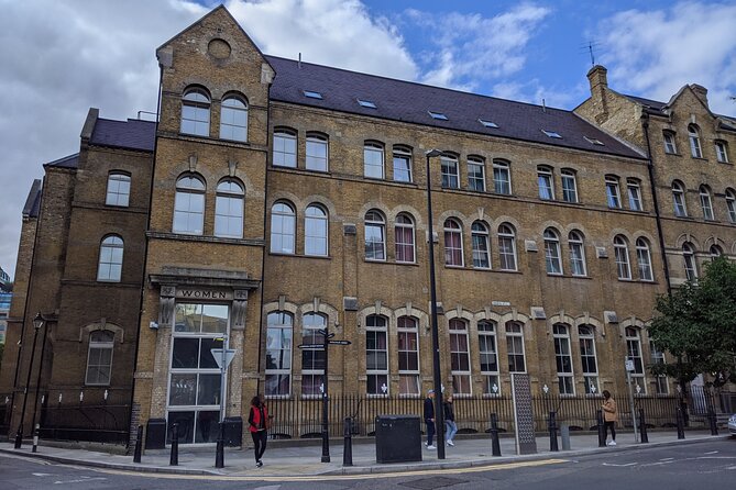 Jack the Ripper Tour in Spanish - Whitechapel after dark: how the evening timing changes everything