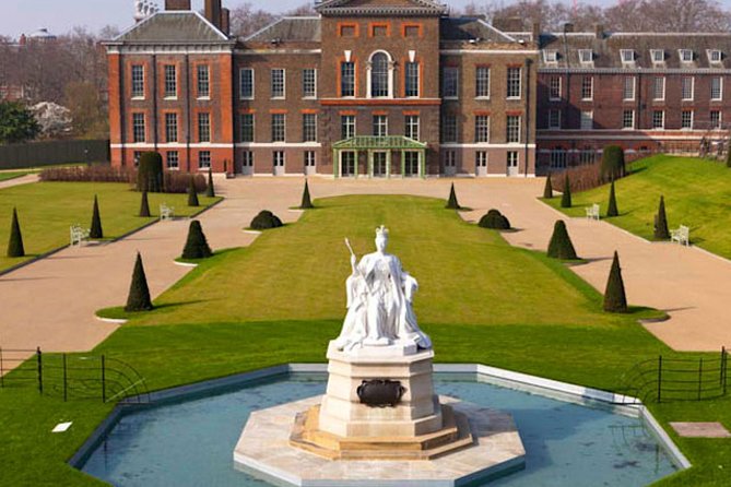 Kensington Palace VIP Garden Tour with Royal High Tea - Peter Pan statue and the bronze story in Kensington Gardens