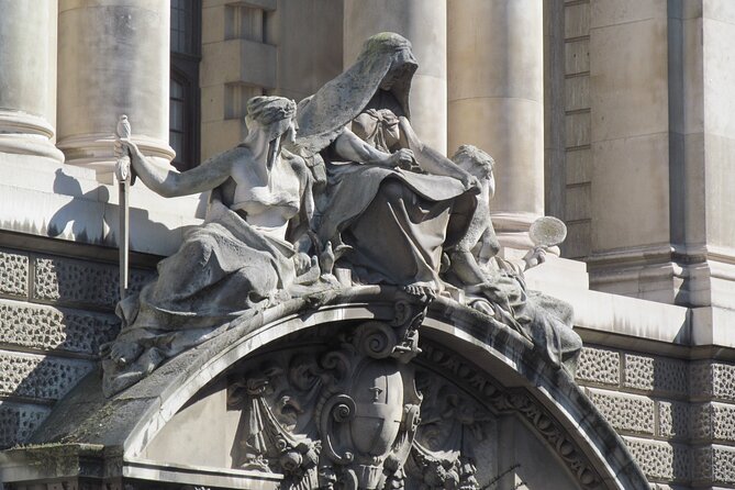 Law in London Private Tour - Inner Temple grounds, gardens, and the Dickens fountain moment