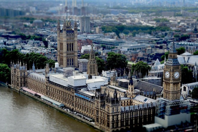Layover Tour of London from LHR Executive Luxurious Vehicle Private Tour 6 hour - Buckingham Palace Stop: Quick Views of Royal London