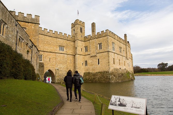 Leeds Castle, Cliffs of Dover and Canterbury Day Trip from London with Guided Cathedral Tour - Leeds Castle: Moat Views, Queens, and the Yew Hedge Maze