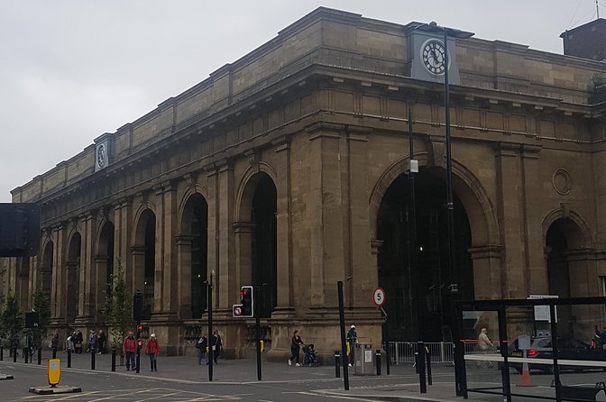 Lightfoot Tours: Historical Tour - Grey’s Monument and Grey Street: inventions, underground rivers, and Vikings