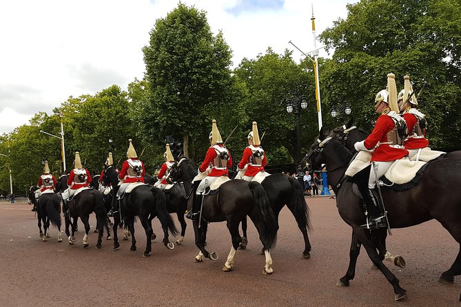 London 30 Top Sights with Fun Local Guide - Parliament Square, Big Ben Views, and Westminster Abbey from the Outside