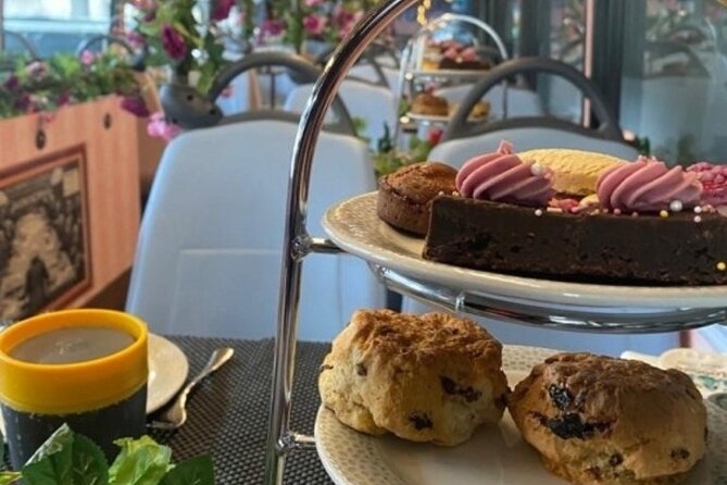 London Afternoon Tea Bus and Panoramic Tour on Lower Deck - Music versus narration, and how to work with it
