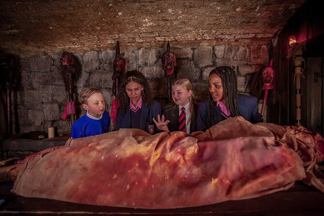 London Bridge Experience and Tombs - The “history” is brief, and that’s the make-or-break point