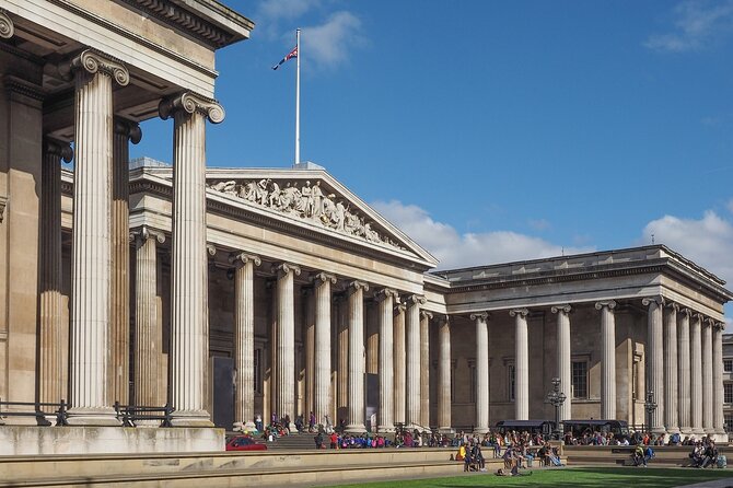 London: British Museum Audio Guide & Small Group Entry - Meeting Russell Square Fountain: How the VoxCity Start Works