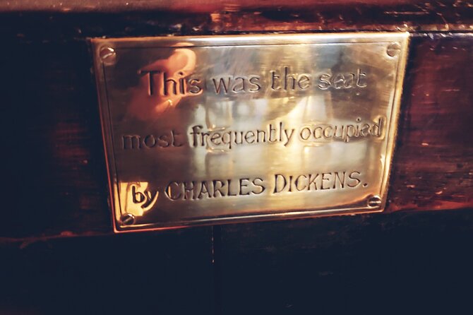 London Christmas Carol & Charles Dickens Small Group Walking Tour - Group size, pacing, and what to expect in December