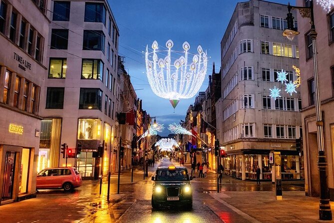 London Christmas Lights Guided Tour by Cab - Why a black cab Christmas route feels special