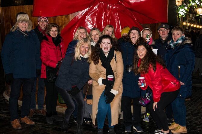 London Christmas Lights Guided Walking Tour - How this London Christmas lights walk works at night