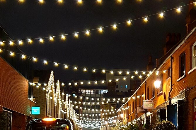 London Christmas Lights Private Tour by Traditional Black Cab - Landmark Pass-Bys: Big Ben to the Tower of London