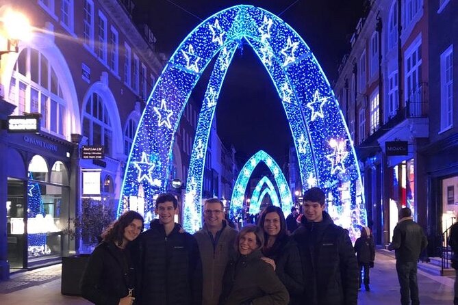 London Christmas Lights Private Tour by Traditional Black Cab - Hotel Pickup to a Cozy Taxi: How the 2.5 Hours Play Out
