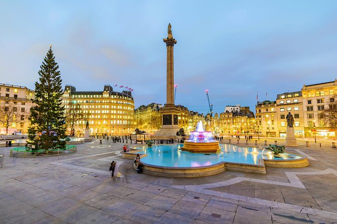 London Christmas Lights Tour by Vintage Double-Decker Bus - Harrods, the West End, and the Department Store Magic