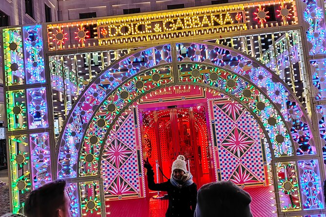 London Christmas Sparkle Private Walking Tour - Trafalgar Square and Charing Cross: closing with Norway’s Christmas tree tradition