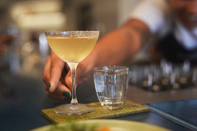 London Cocktail Tour - Soho - Alcohol and snacks, how to handle the tasting evening